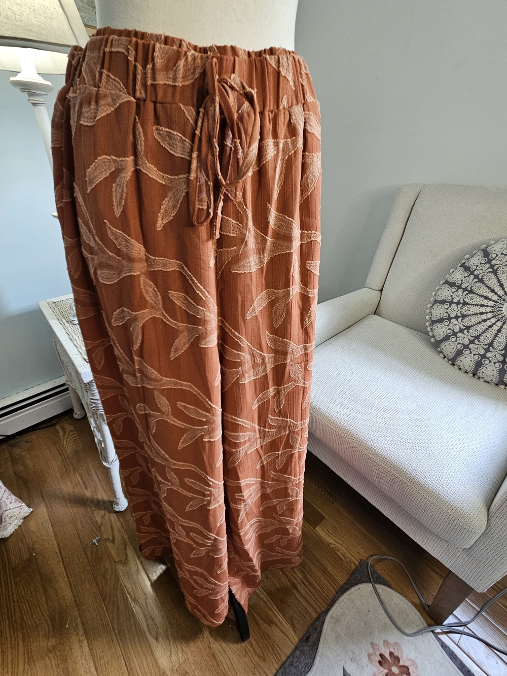 Rust Leaf-Print Wide Leg Pants - Women. Thanksgiving, P60